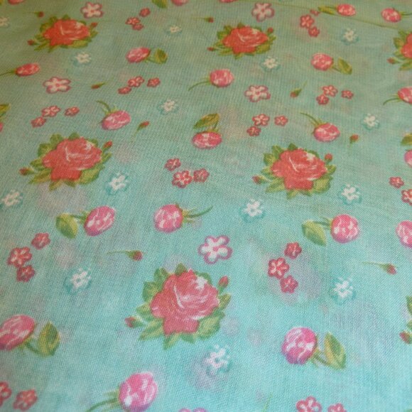 Fabric with pink flower pattern - Picture 1 of 5